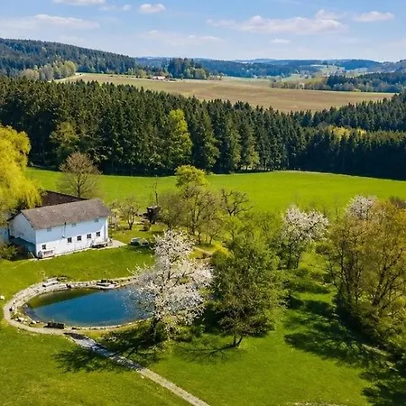 Appartement Neubergerhaus Fuer 12 Am Naturteich Niedertaufkirchen