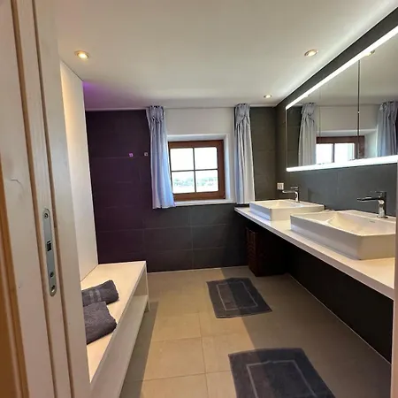 Neubergerhaus Fuer 12 Am Naturteich Appartement Niedertaufkirchen