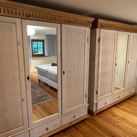 Neubergerhaus Fuer 12 Am Naturteich Appartement *