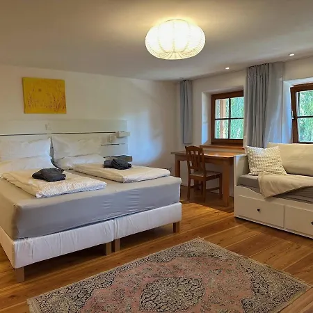 Neubergerhaus Fuer 12 Am Naturteich Appartement Niedertaufkirchen