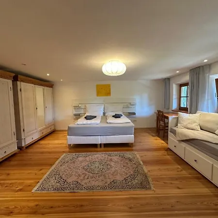 Neubergerhaus Fuer 12 Am Naturteich Appartement