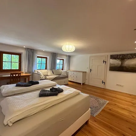 Neubergerhaus Fuer 12 Am Naturteich Appartement Niedertaufkirchen