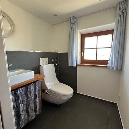 Neubergerhaus Fuer 12 Am Naturteich Appartement Niedertaufkirchen