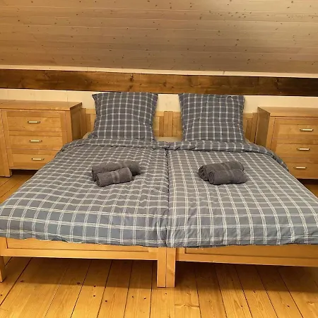Neubergerhaus Fuer 12 Am Naturteich *